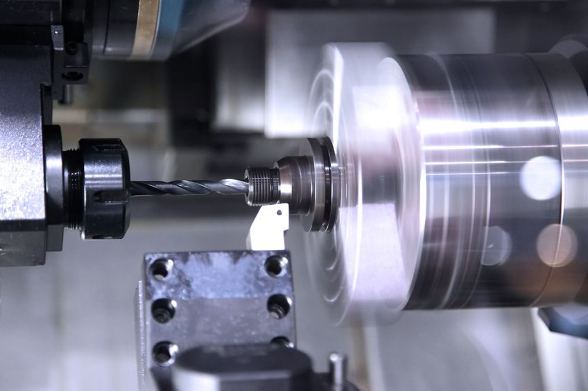 CNC-Drehautomat bei der Bearbeitung